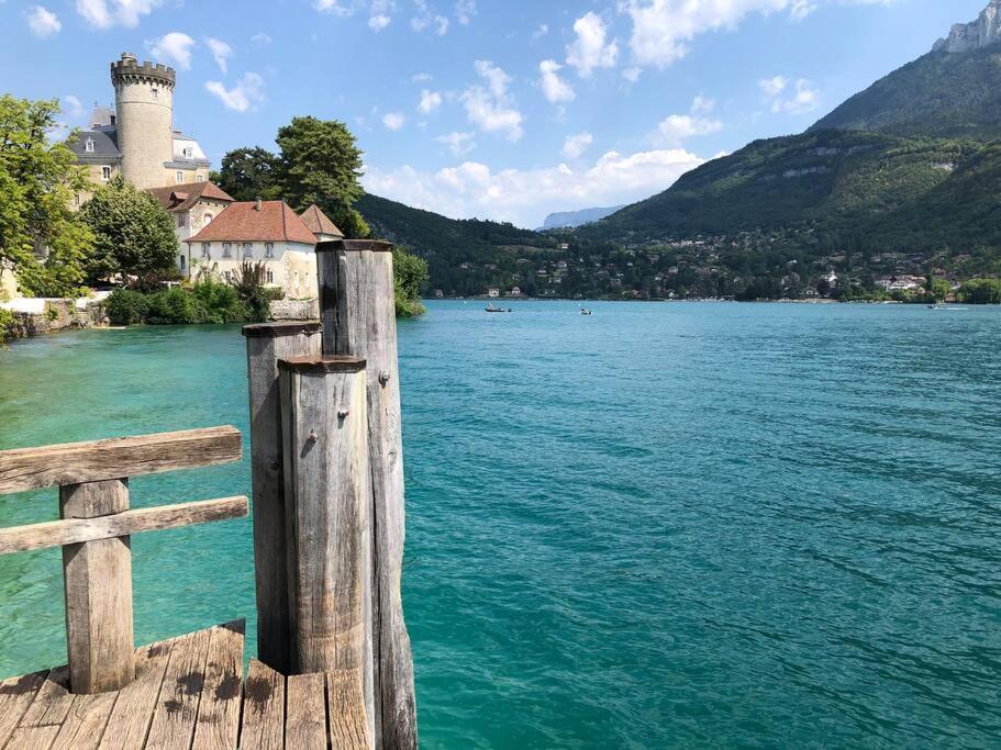 Charmant Et Spacieux Appartement A Quelques Pas Du Lac Duingt Eksteriør billede